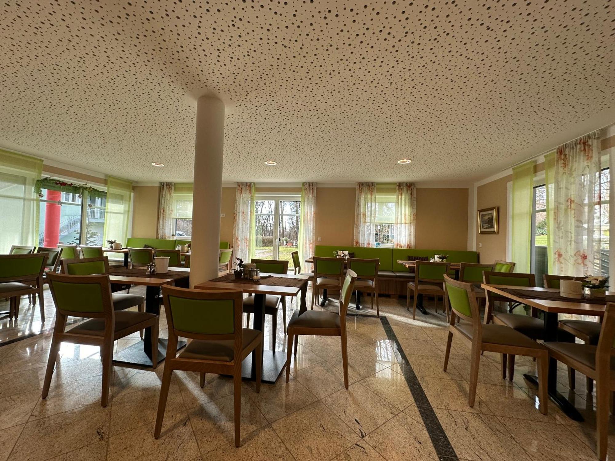 Rothsee Hotel Allersberg Exterior photo