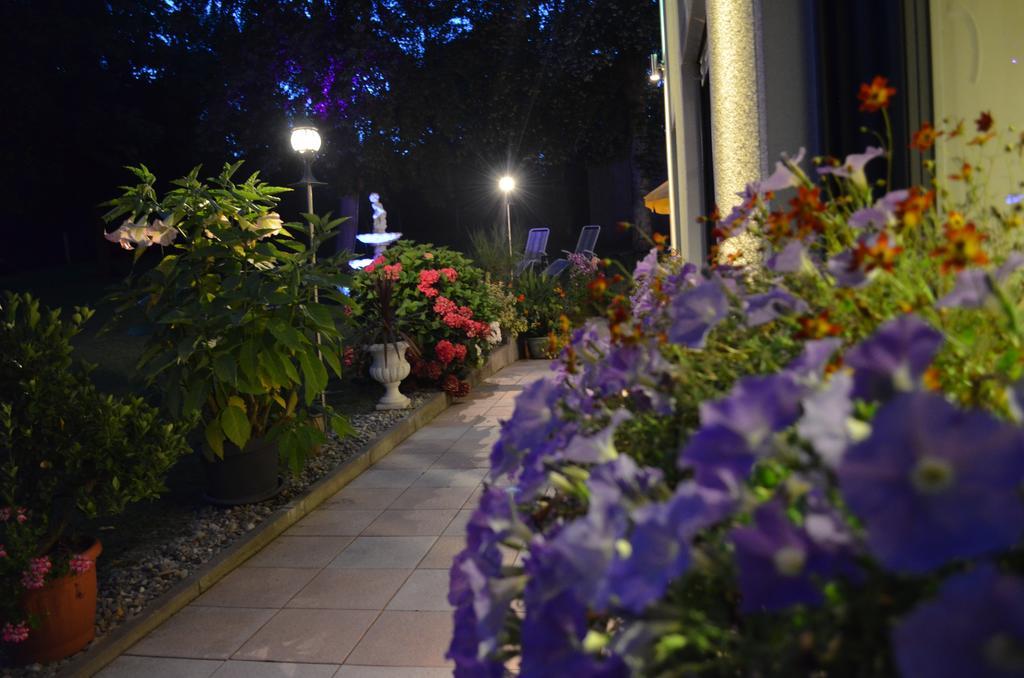 Rothsee Hotel Allersberg Exterior photo